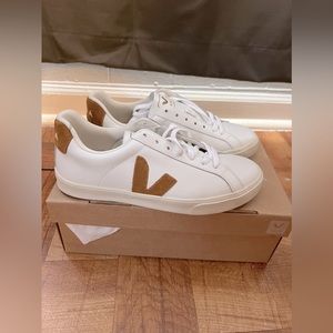 VEJA Esplar white camel - US 7